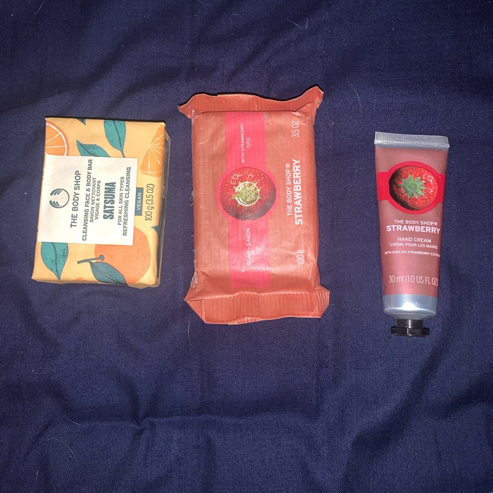 FREE ADD ONS | The Body Shop 2 Soaps + Hand Lotion